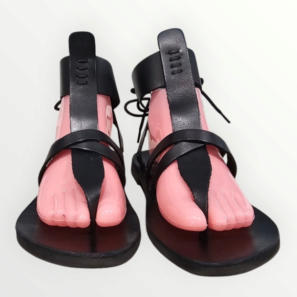 FREE PEOPLE Vacation Day Wrap Black Leather Gladiator Flat Sandals 38/8M - Picture 3 of 10